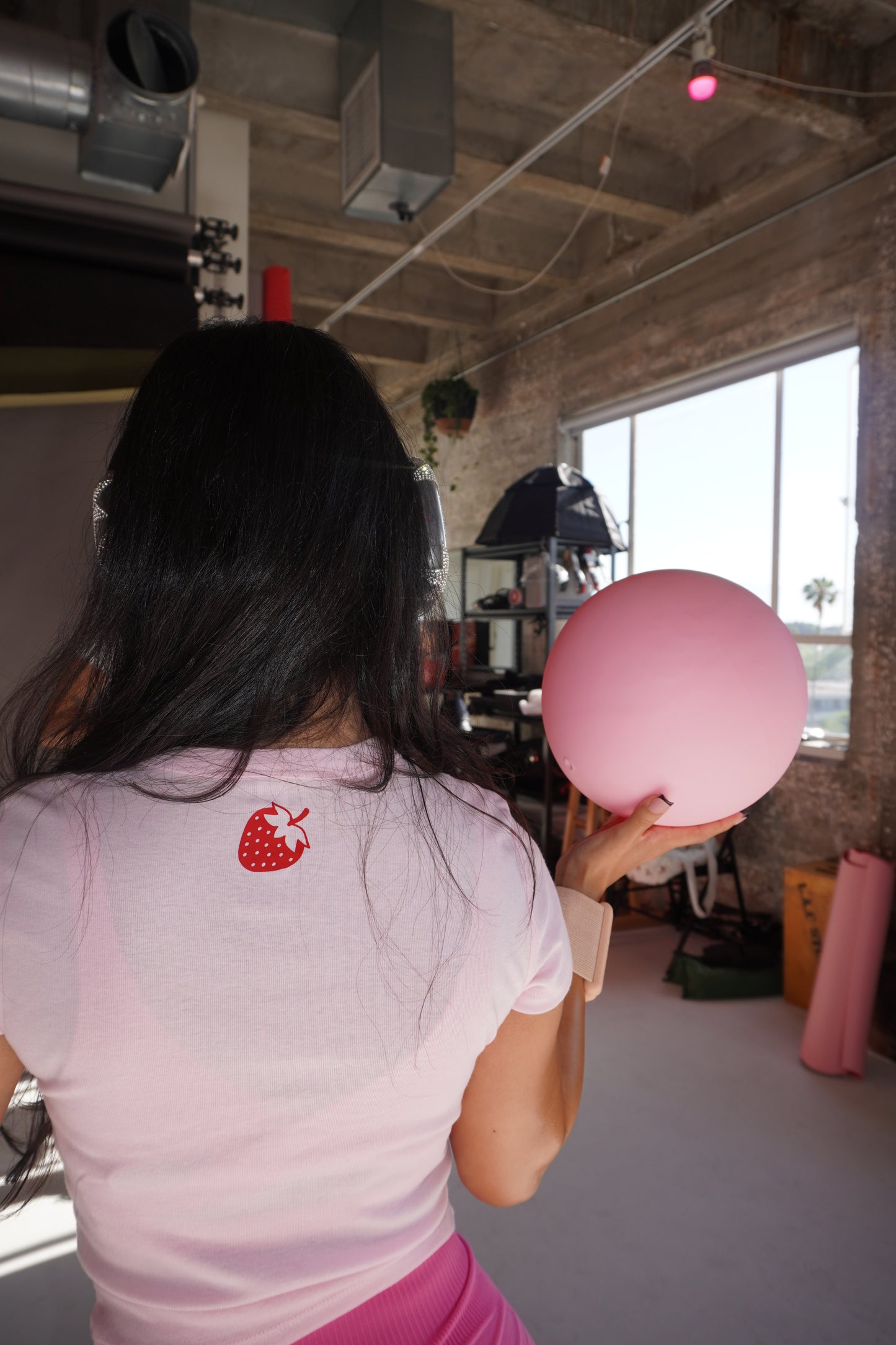 Niña Fresa Pilates Bow Baby Tee