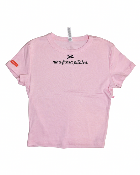 Niña Fresa Pilates Bow Baby Tee
